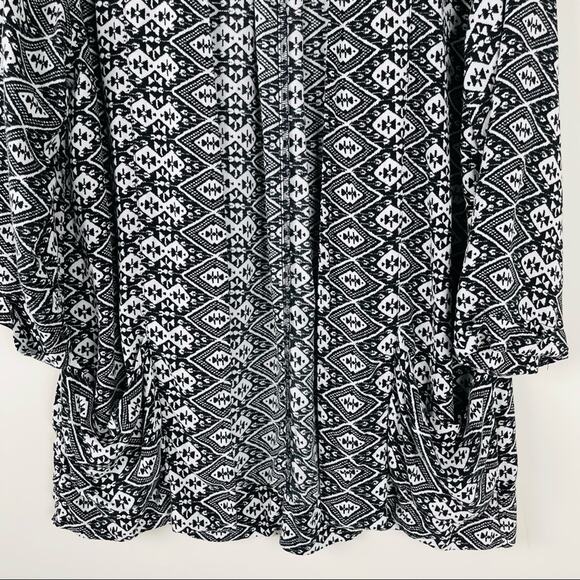Hollister black white tribal southwest geometric lightweight cardigan top medium - Picture 3 of 9